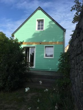 Chalet pour 2 à 5 au bord de la mer avec équipements de loisirs inclus vélos, paddle, surf, combis